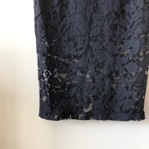 Navy blue lace dress (stretch lined) - Picture 3 of 15